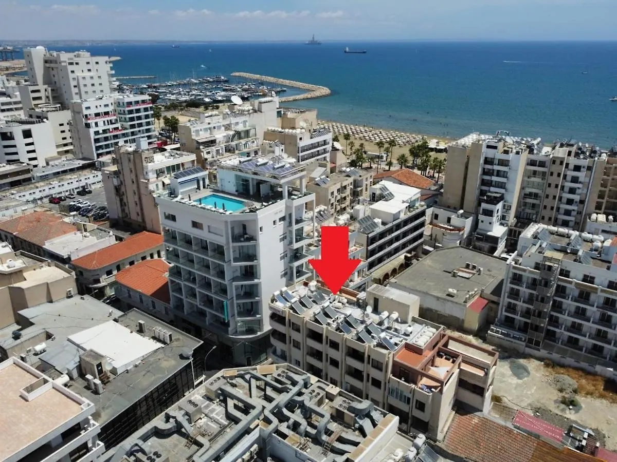Albert'S Apartments Larnaca