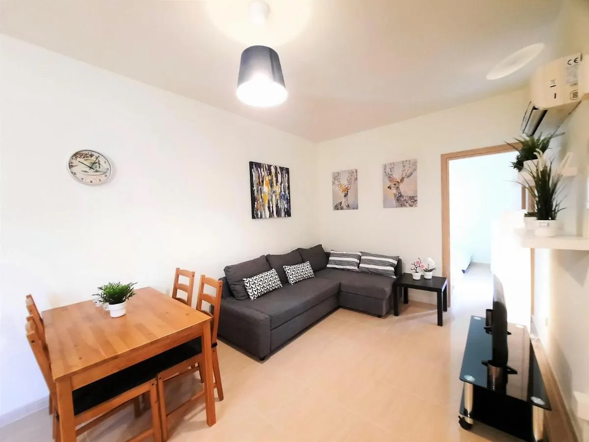 Albert'S Apartments Larnaca