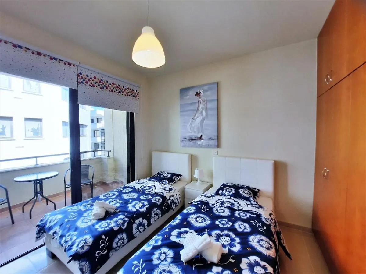 Albert'S Apartments Larnaca