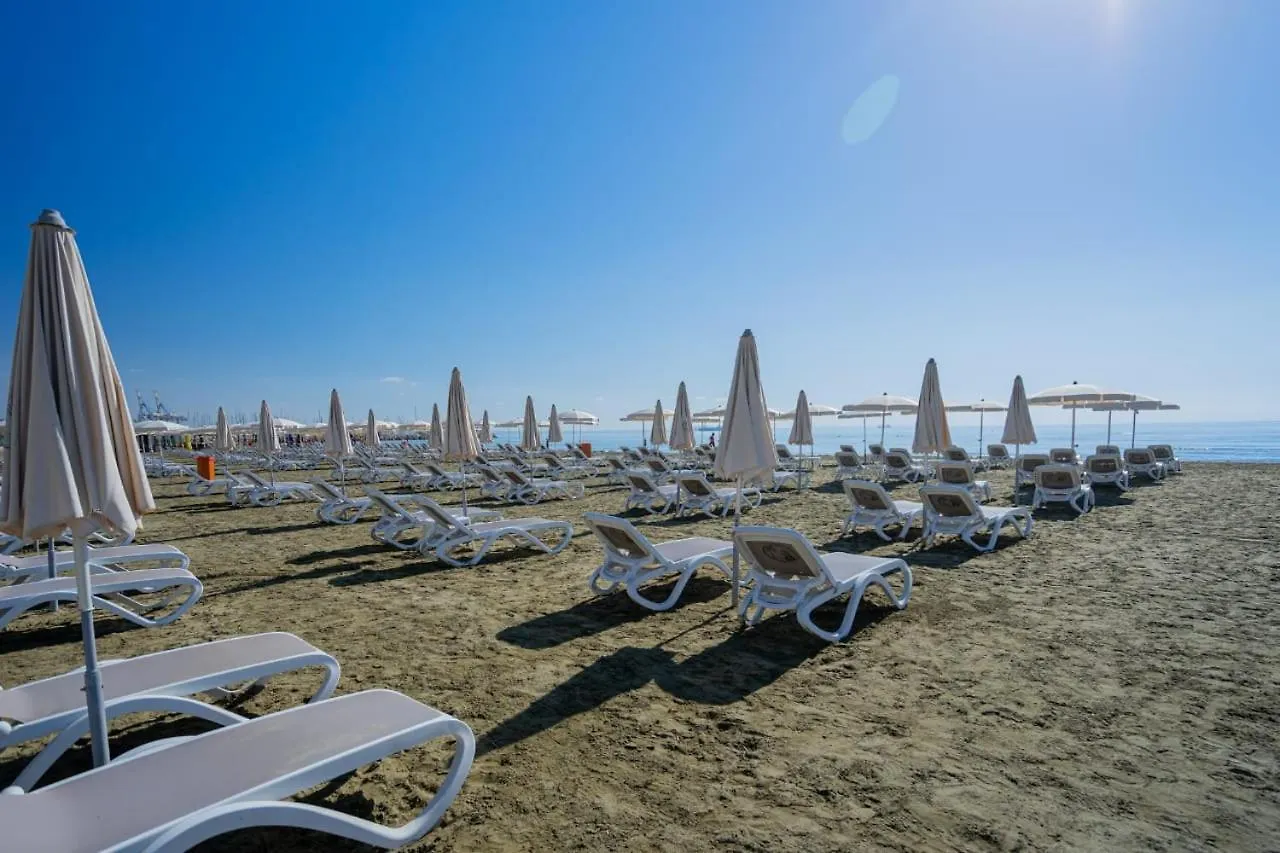 Albert'S Apartments Larnaca Cyprus