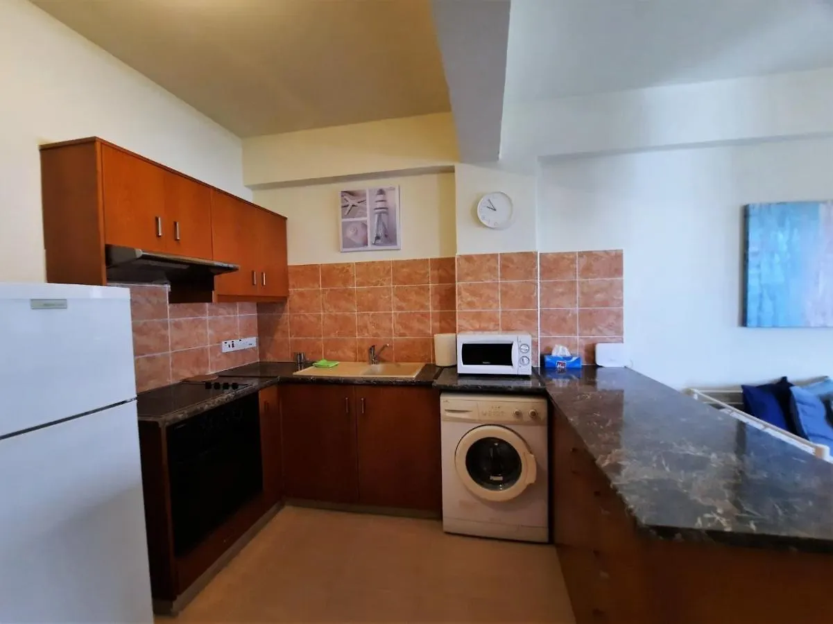 Albert'S Apartments Larnaca