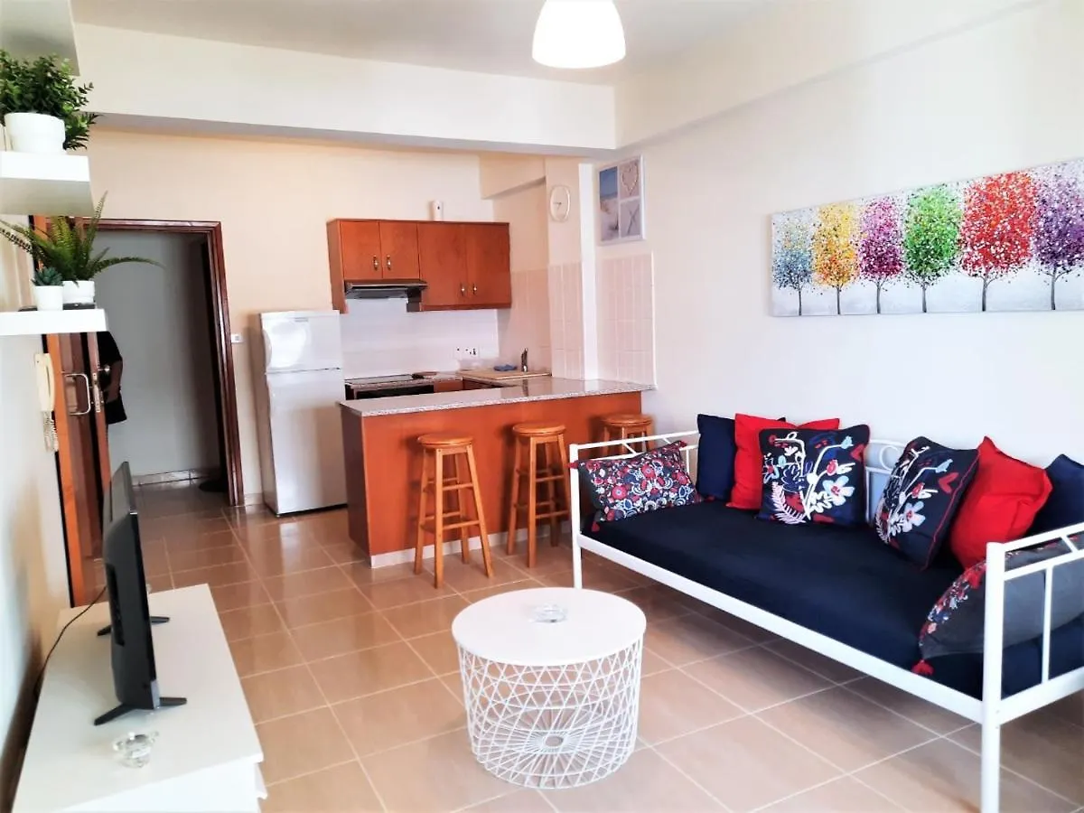 Albert'S Apartments Larnaca